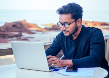 5 Ways Employees Can Support the Wellness of Remote Workers