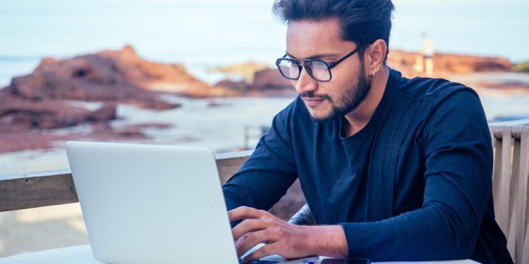 5 Ways Employees Can Support the Wellness of Remote Workers